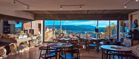 Frokostbuffé hver dag (EUR 9 per person)