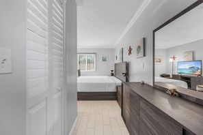 Bügeleisen/Bügelbrett, Reisekinderbett, WLAN, Bettwäsche