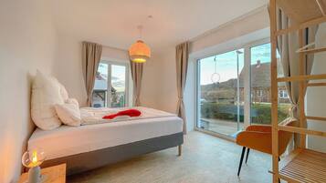 2 Schlafzimmer, Schreibtisch, Bügeleisen/Bügelbrett, WLAN