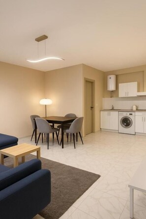 Family Suite, Hill View | Living area