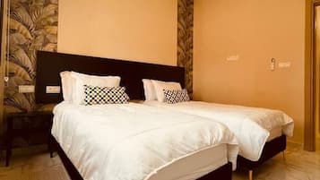 Iron/ironing board, free WiFi, bed sheets