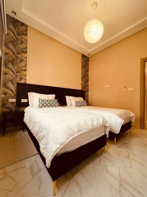 Iron/ironing board, free WiFi, bed sheets