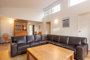 Smart TV - Beautiful bungalow at the Kootwijkerzand. (Kootwijk)