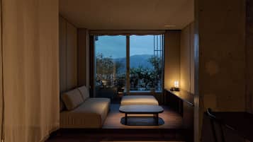 Tomannsrom – luksus, balkong, fjellutsikt | Oppholdsområde