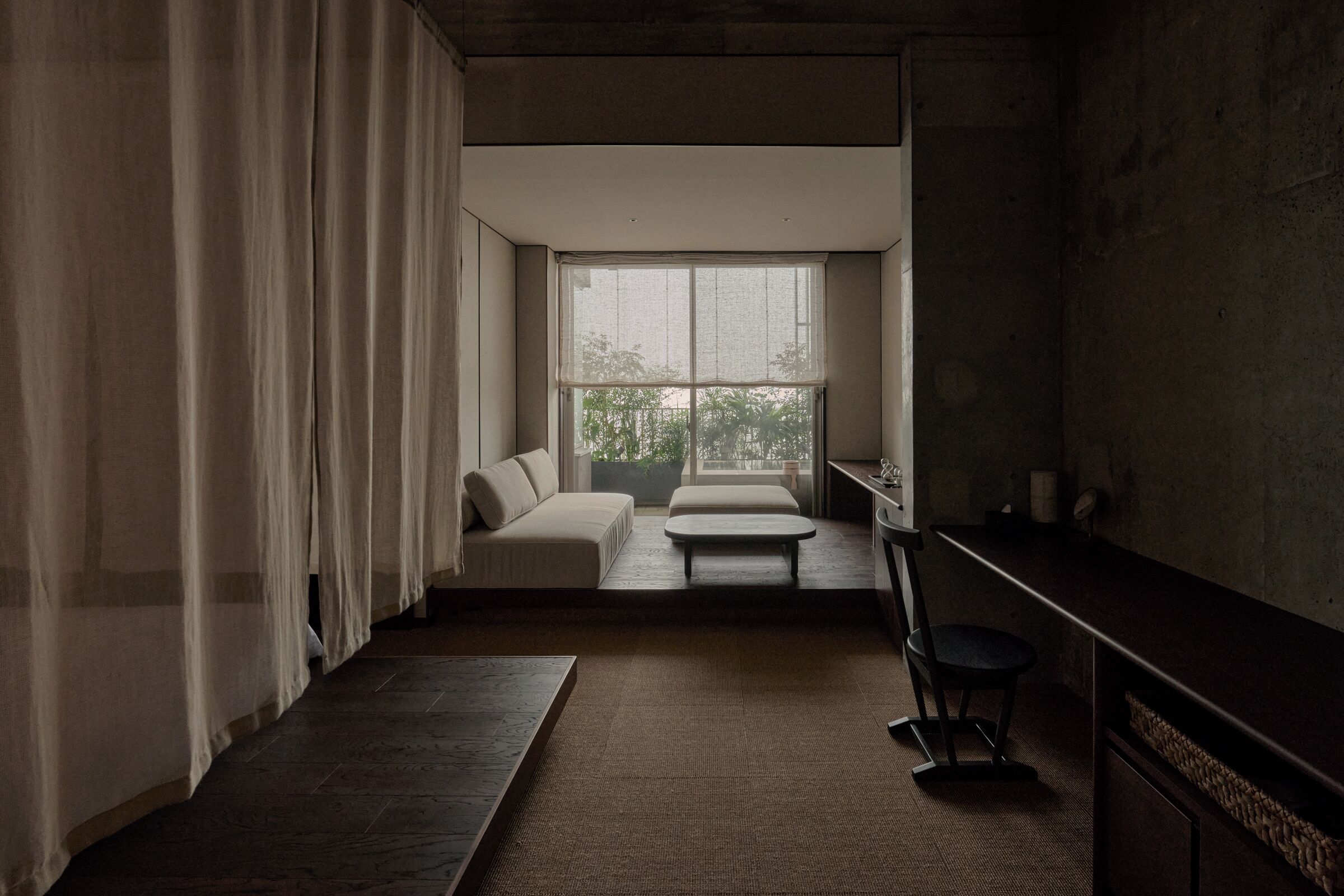 Luxury Twin Room, Balcony, Mountain View | Living area