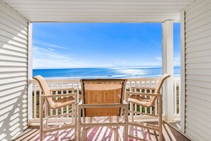 Property grounds - 10% off 3-7 nights thru August. 2BR/2BA OF condo. Beautiful views!! Outdoor pool (North Myrtle Beach)