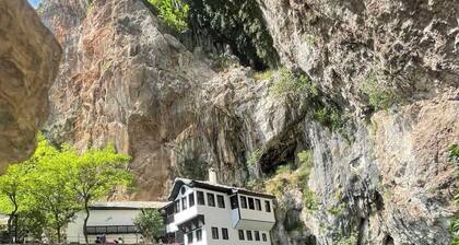 Zig-ana Apartments near the Old Bridge