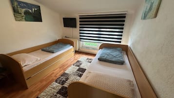 Bureau, espace de travail pour ordinateur portable, Wi-Fi gratuit