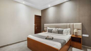 Biệt thự Superior, quang cảnh vườn | Bàn, khu vực làm việc phù hợp cho laptop