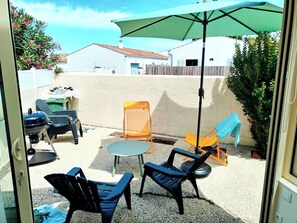 Terrace/patio - Villa "Sam Suffy" close to the beach 2/6 persons, in the heart of Saint Denis (Saint-Denis-d'Oléron)