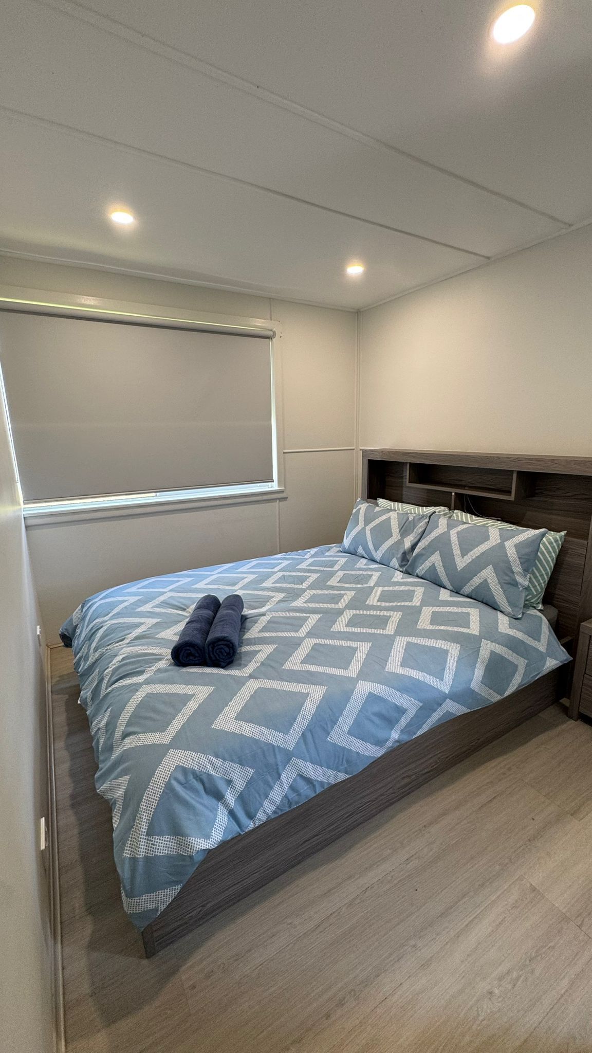 2 bedrooms, iron/ironing board, Internet, bed sheets