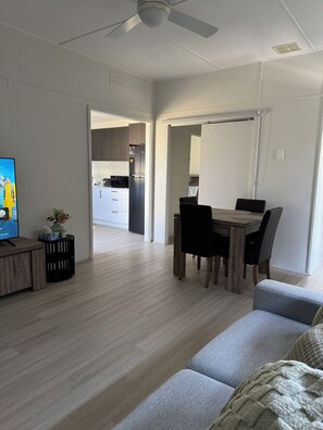 Living area - Ocean Hideaway Family and pet-friendly retreat in Toukley! (Toukley)