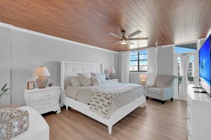 Bed sheets - 2B/2B Marina Towers 704, Bay View, Heated Pool! Hot tub! (Fort Myers Beach)