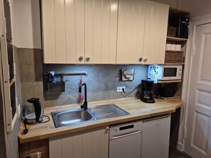 Mikrowelle, Ofen, Herdplatte, Geschirrspüler