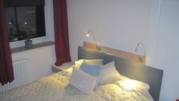 Bügeleisen/Bügelbrett, Reisekinderbett, WLAN, Bettwäsche