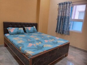 Deluxe Double Room | Free WiFi - Lakshman Guest House (Varanasi)