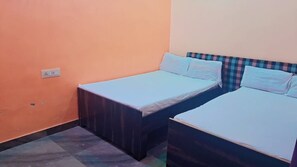 Deluxe Quadruple Room | City view