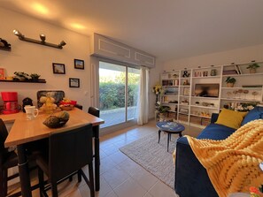 TV - Ground Floor Apt with Garden Near Beach and Parking (Arcachon)