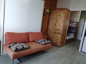 WiFi - Studio for 4 in the heart of Super Besse, near slopes (Besse-et-Saint-Anastaise-Super Besse)