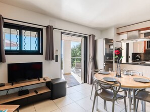 Interior - Superb villa with sea view, air conditioning, close to beach, parking, pets allowed (Le Lavandou)