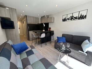 TV - 3-Room Duplex in Méribel Mottaret, Family-Friendly, Ski-In/Ski-Out (Méribel)