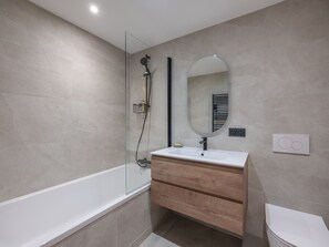 Hair dryer, towels - Renovated 2-bedroom apartment near slopes with terrace, WiFi and parking (Méribel)