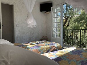 4 bedrooms, Internet - Spacious 5-room house, 8 guests - Near beach - Garden (Fleury-Saint-Pierre-la-Mer)