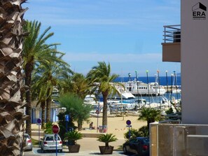 Marina - 1-Bedroom Apartment with Terrace in Le Lavandou Center (Le Lavandou)