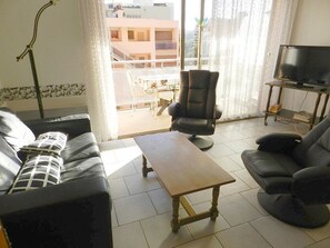 TV - 1-Bedroom Apartment with Terrace in Le Lavandou Center (Le Lavandou)