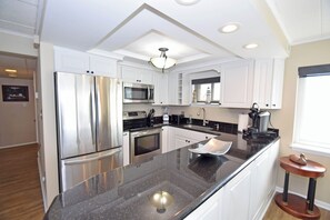 Fridge, microwave, stovetop, dishwasher - Thunder Island 13A-Baywater 39th St, Free WiFi, Pool, Elev, W/D, AC (Ocean City)