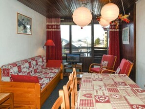 Interior - Comfortable apartment for 6 pers. in Montgenèvre with balcony and parking (Montgenèvre)