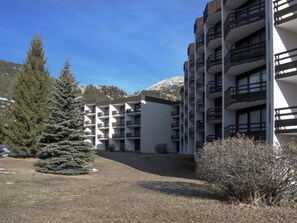 Exterior - Comfortable apartment for 6 pers. in Montgenèvre with balcony and parking (Montgenèvre)