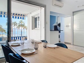Dining - Air-conditioned apartment with parking, 2 bedrooms in La Ciotat (La Ciotat)
