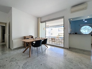 Dining - Air-conditioned apartment with parking, 2 bedrooms in La Ciotat (La Ciotat)