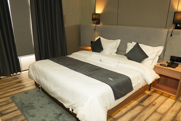 Deluxe Room, City View | In-room safe, blackout drapes, soundproofing, WiFi (free)