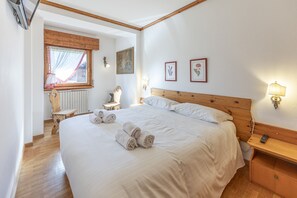 2 bedrooms, free WiFi, bed sheets - Casa D'Ajal, quiet and functional (Cortina d´Ampezzo)