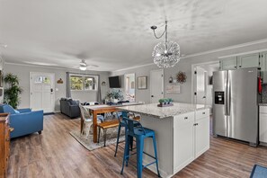 Interior - 4bdrm OKI Gem - Steps to Beach with Poolside Oasis (Oak Island)