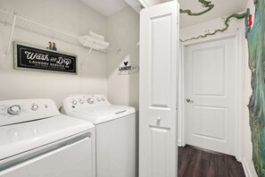 Interior - Townhouse w/ pool & resort access (Davenport)