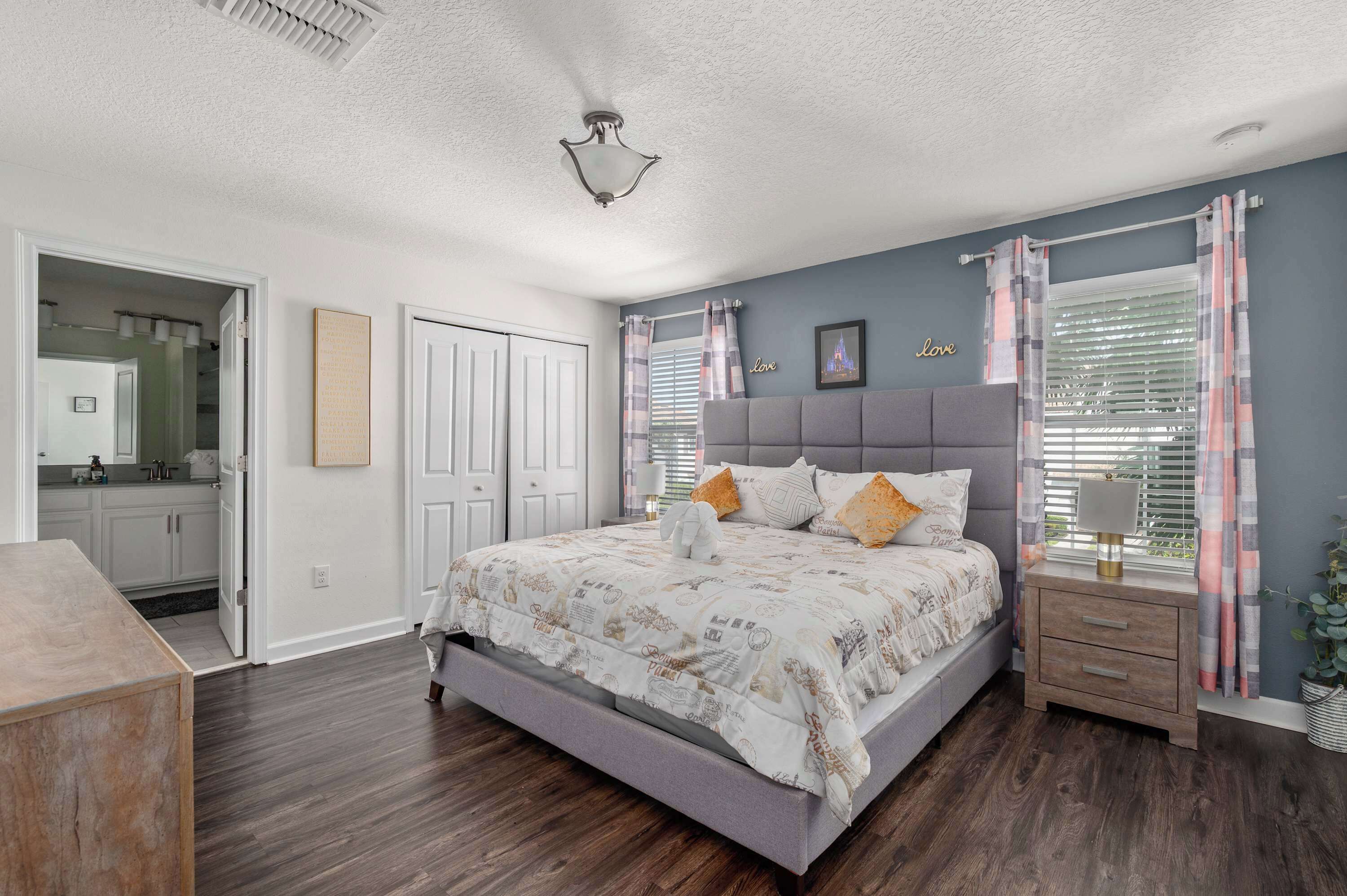 4 soverom, strykejern/-brett, wi-fi og sengetøy