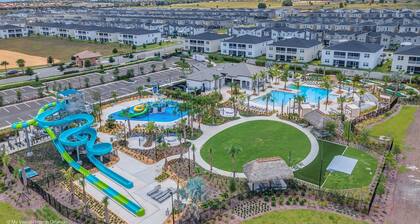 Family townhouse w/ pool & water park access