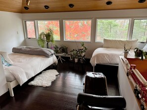 4 عدّة غرف نوم ومكواة/لوح كي وواي فاي وملاءات أسرّة