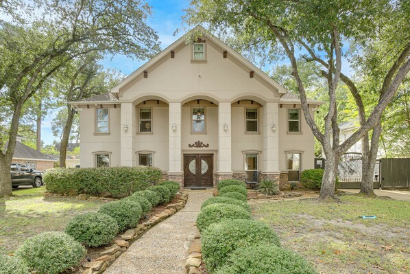 House (4 Bedrooms) | Interior - Heated Pool, Hot Tub, Game Room: Houston Group Gem (Houston)