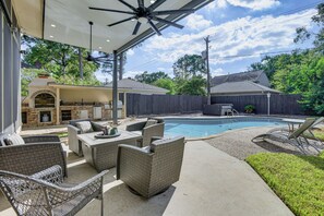 House (4 Bedrooms) | Interior - Heated Pool, Hot Tub, Game Room: Houston Group Gem (Houston)