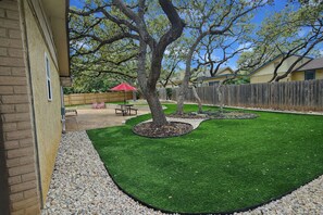 Interior - Work, Explore & Unwind: Convenient San Antonio Gem (San Antonio)