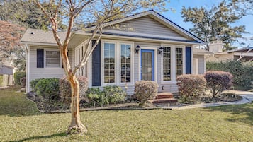 House (3 Bedrooms) | Front of property