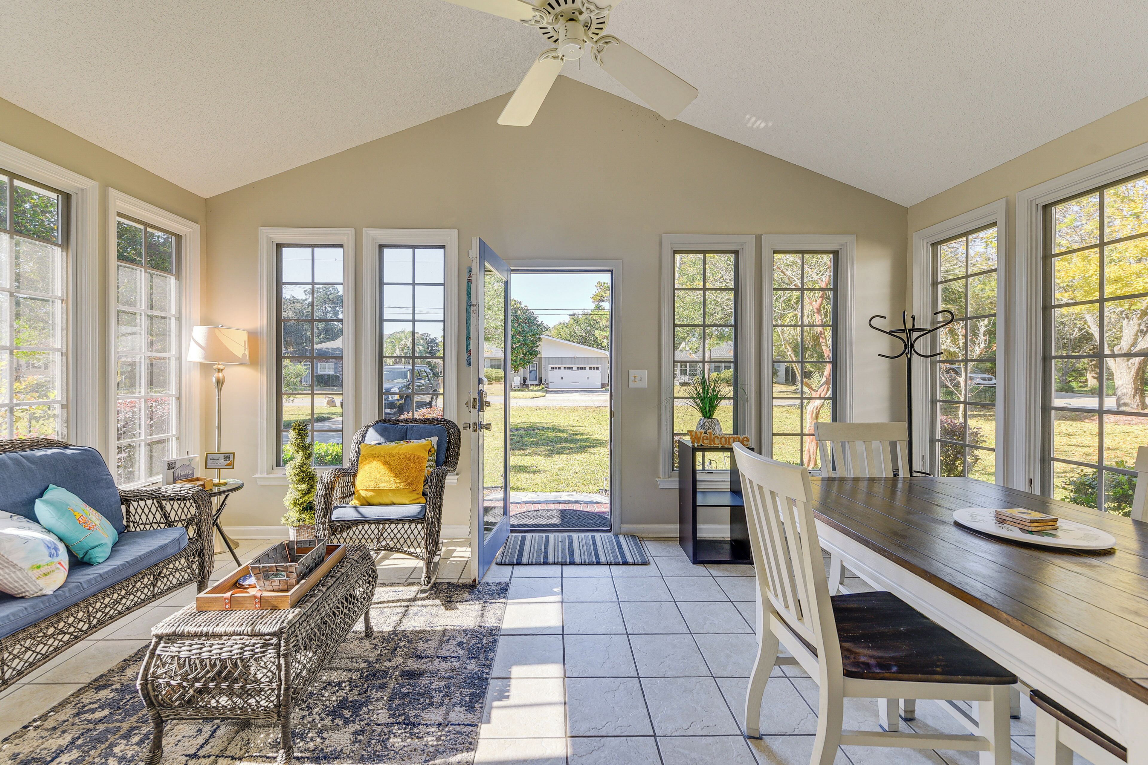 المنشأة من الداخل