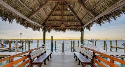 Riverside Marco Island Condo: Pool & Marina Access