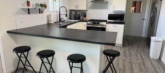 Close to Notre Dame Family And Pet Friendly house Heat AC
Located in Elkhart