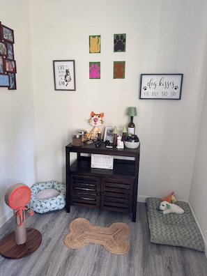 Interior - Close to Notre Dame Family And Pet Friendly  house Heat AC  

Located in Elkhart (Elkhart)