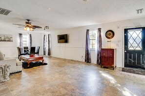 House (2 Bedrooms) | Interior - 4 Mi to Southlake Town Sq: Peaceful Gated Retreat! (Southlake)